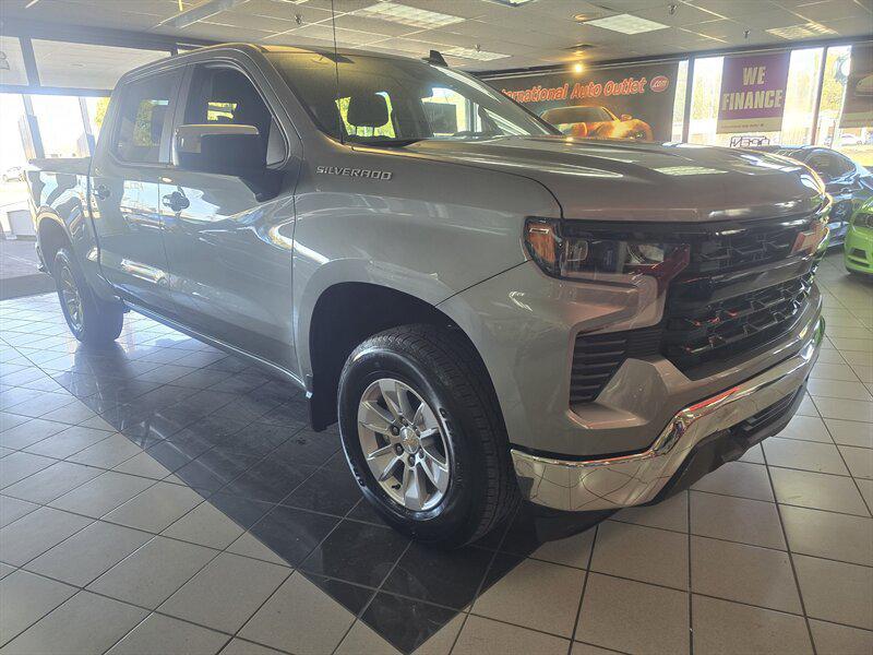 used 2025 Chevrolet Silverado 1500 car, priced at $37,995