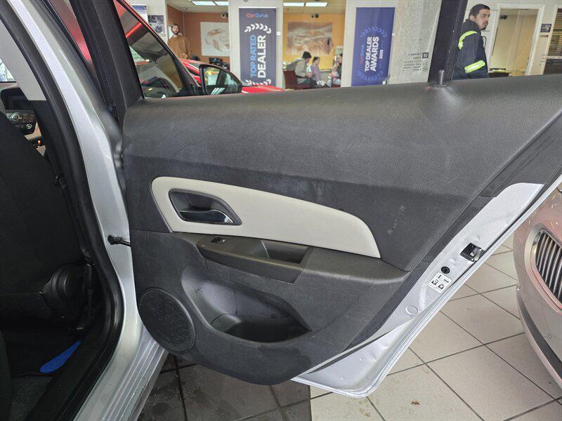 used 2015 Chevrolet Cruze car, priced at $4,995