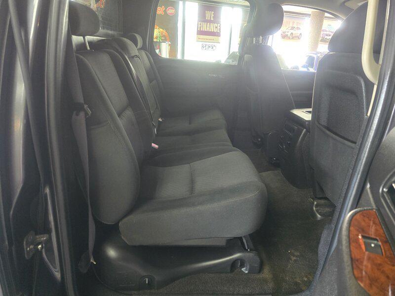 used 2011 Chevrolet Avalanche car, priced at $9,995