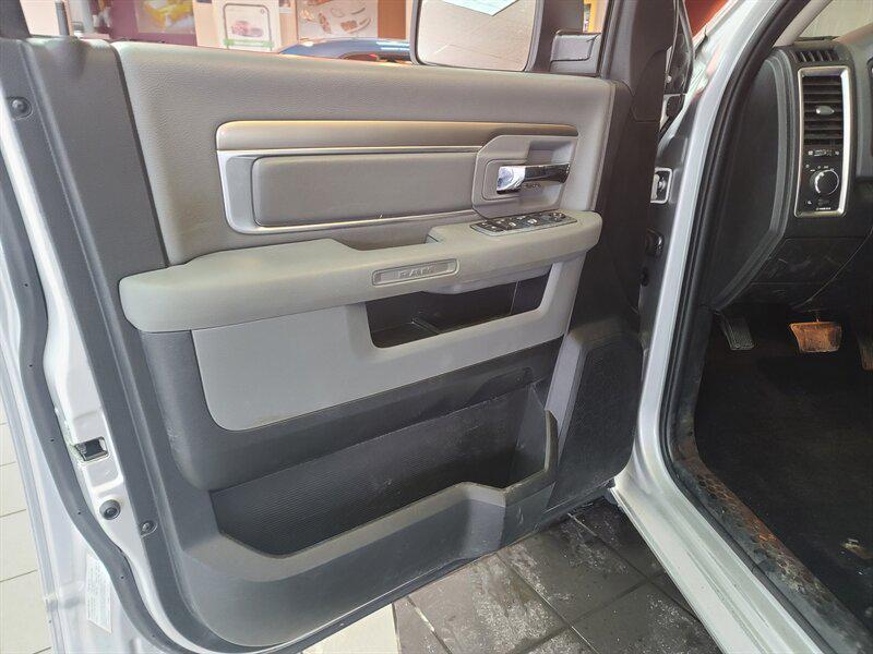 Bright Silver Metallic Clear Coat 2016 RAM 1500 SLT