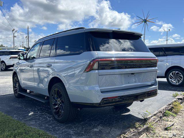 new 2025 Lincoln Navigator car, priced at $106,685