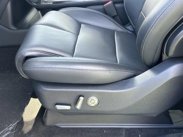 new 2025 Lincoln Navigator car, priced at $106,685