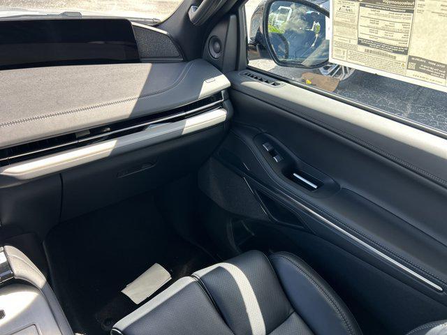 new 2025 Lincoln Navigator car, priced at $106,685