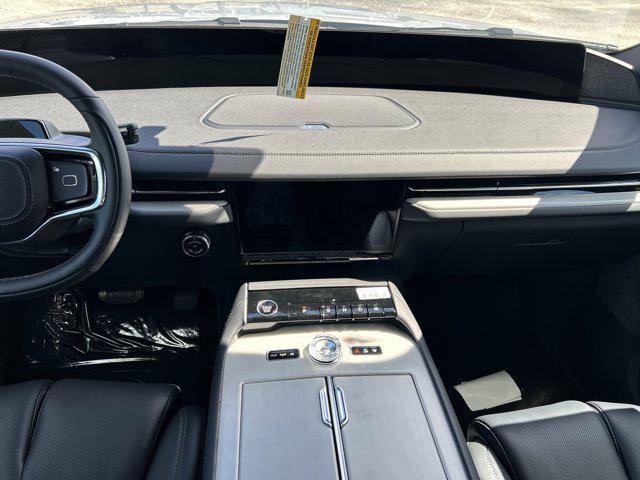 new 2025 Lincoln Navigator car, priced at $106,685