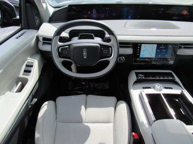 new 2025 Lincoln Navigator car, priced at $108,305