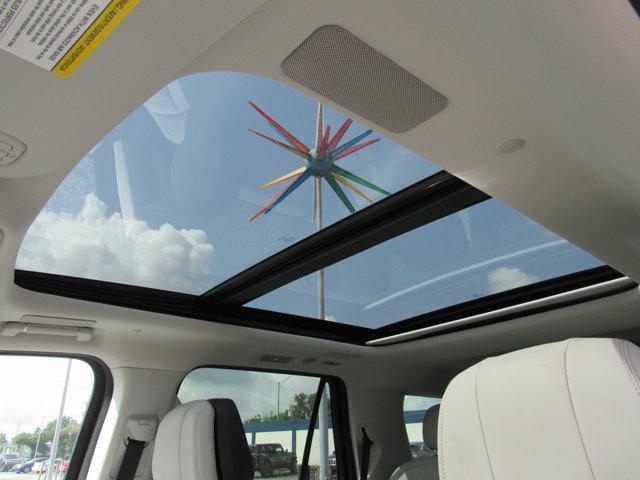 new 2025 Lincoln Navigator car, priced at $108,305