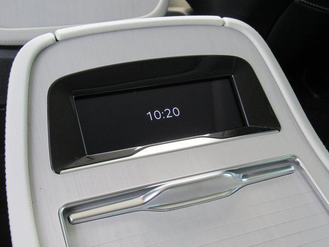 new 2025 Lincoln Navigator car, priced at $108,305