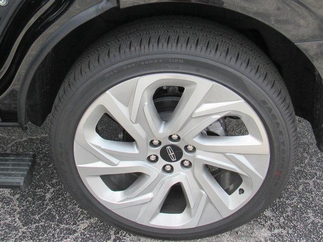 new 2025 Lincoln Navigator car, priced at $108,305