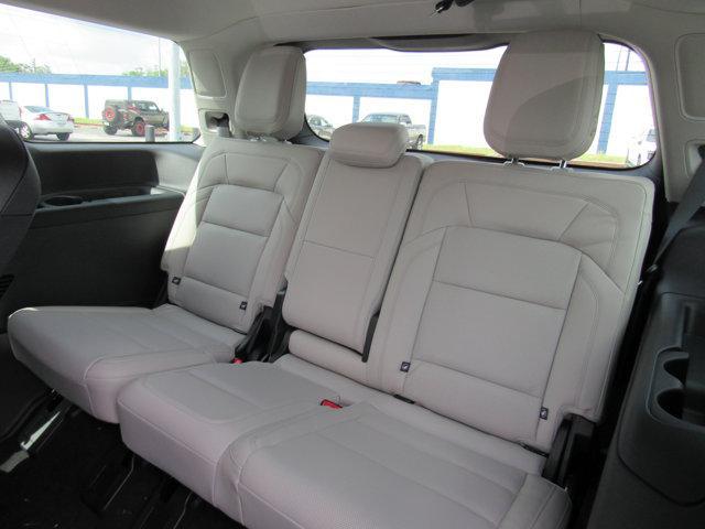 new 2025 Lincoln Navigator car, priced at $108,305