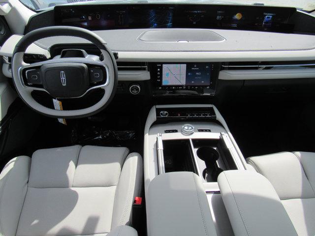 new 2025 Lincoln Navigator car, priced at $108,305