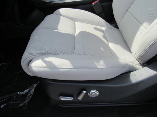 new 2025 Lincoln Navigator car, priced at $108,305