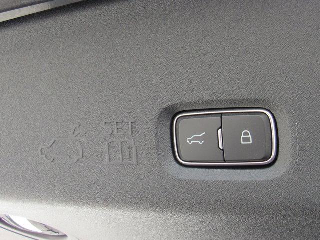 new 2025 Lincoln Navigator car, priced at $108,305