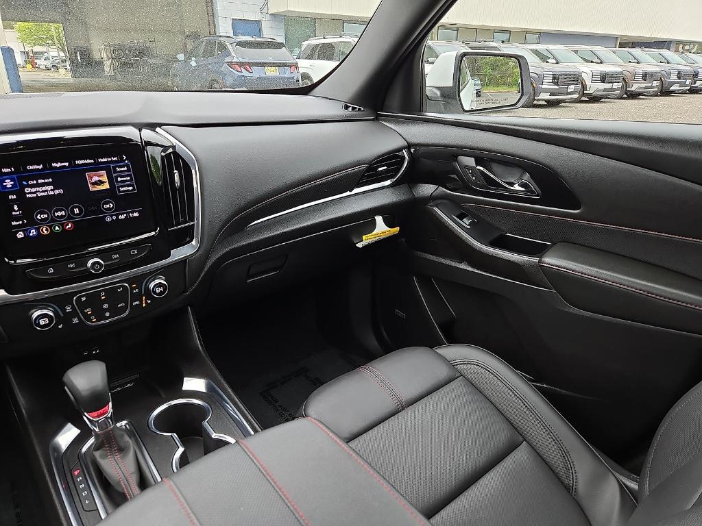 used 2023 Chevrolet Traverse car, priced at $37,980
