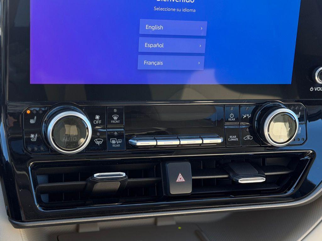 used 2023 Toyota Highlander car, priced at $38,450