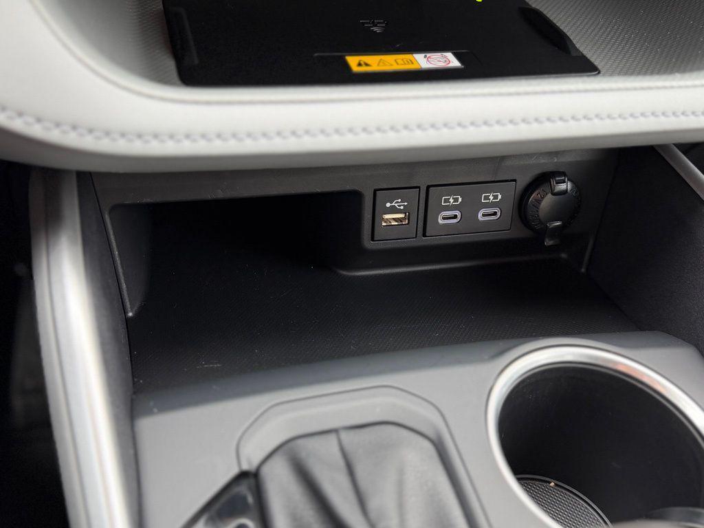 used 2023 Toyota Highlander car, priced at $32,378