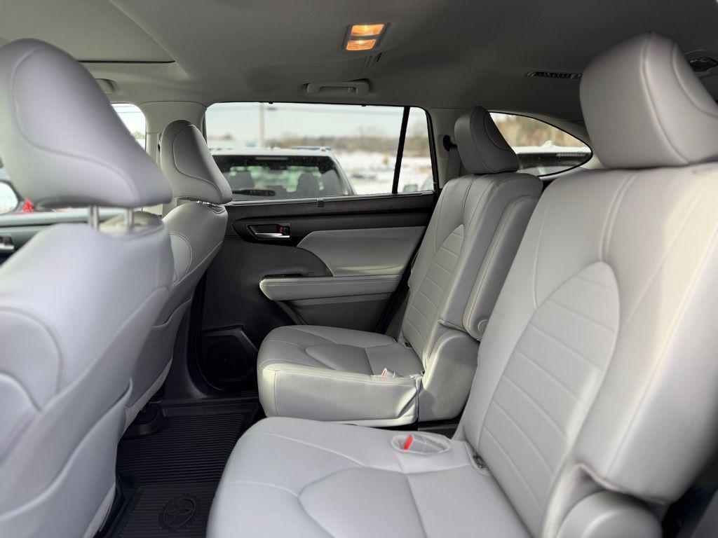 used 2023 Toyota Highlander car, priced at $32,378