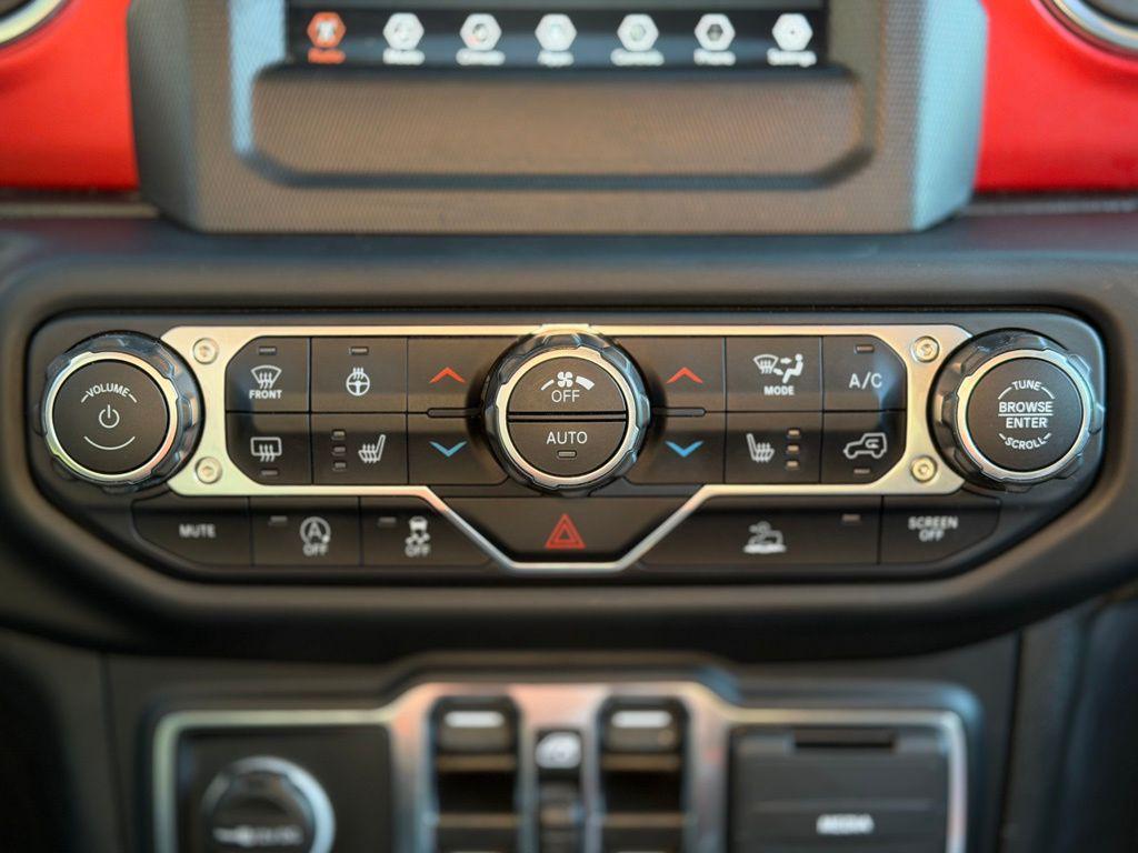 used 2021 Jeep Wrangler Unlimited car, priced at $28,774