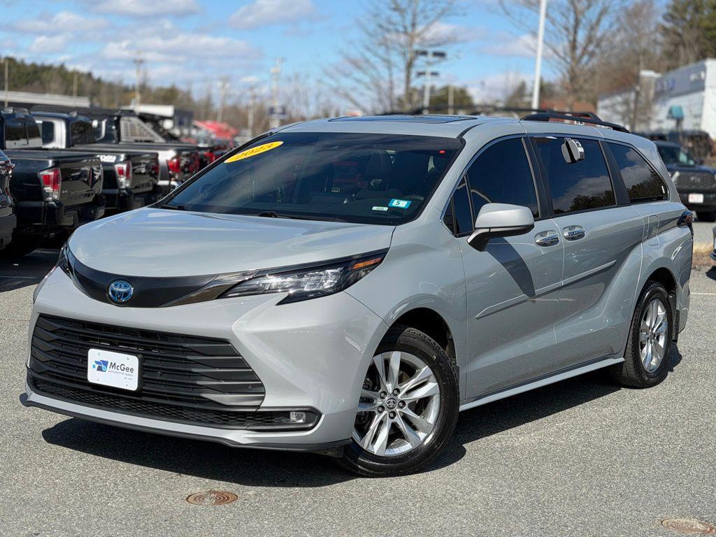 used 2023 Toyota Sienna car, priced at $37,071