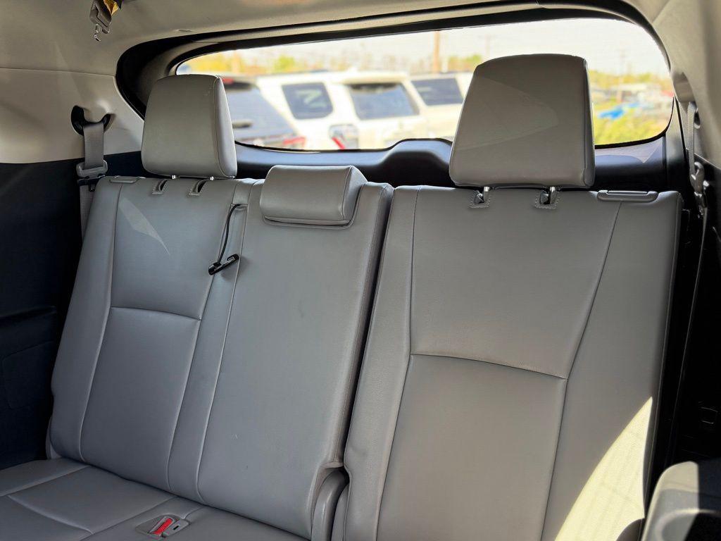 used 2023 Toyota Highlander car, priced at $36,159