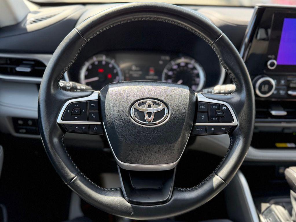 used 2023 Toyota Highlander car, priced at $36,159