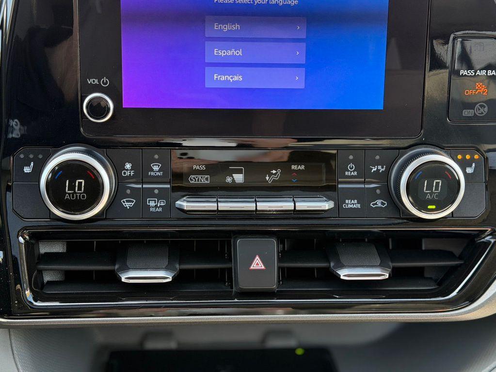 used 2023 Toyota Highlander car, priced at $36,159
