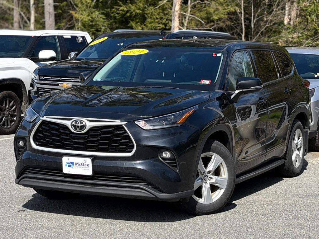 used 2021 Toyota Highlander car, priced at $26,258