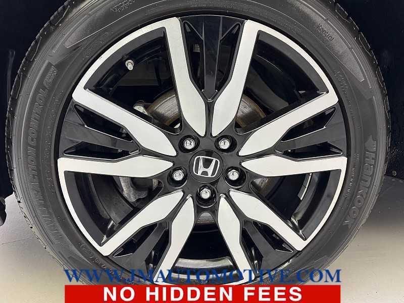 used 2022 Honda Pilot car, priced at $28,995