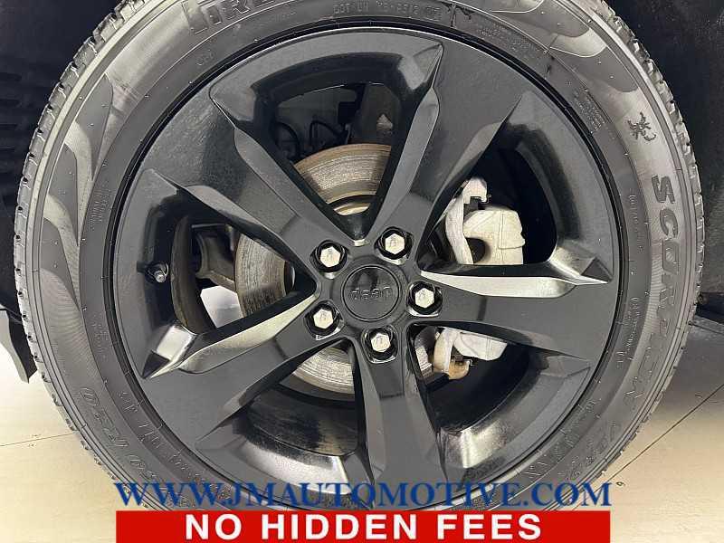 used 2023 Jeep Grand Cherokee car, priced at $32,995