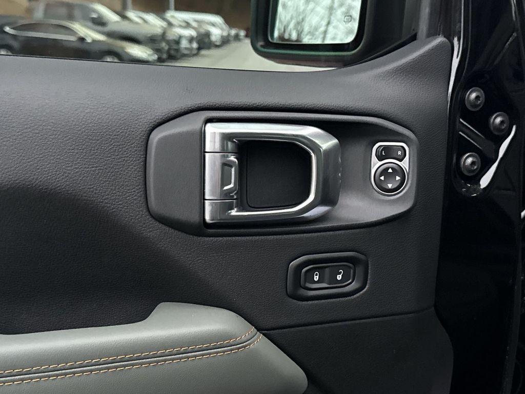 new 2026 Jeep Gladiator car, priced at $58,093