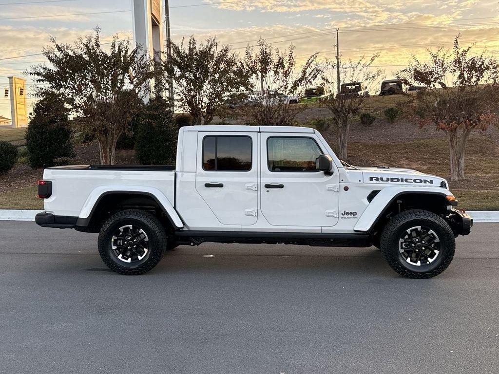 new 2026 Jeep Gladiator car, priced at $58,847