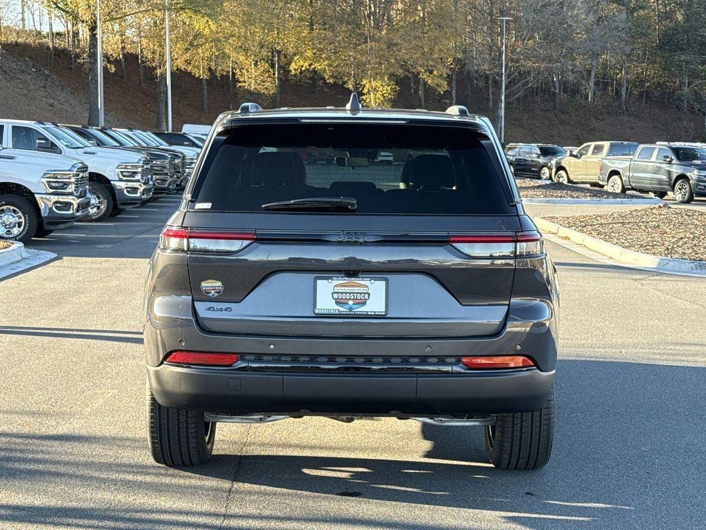 new 2025 Jeep Grand Cherokee car, priced at $45,232