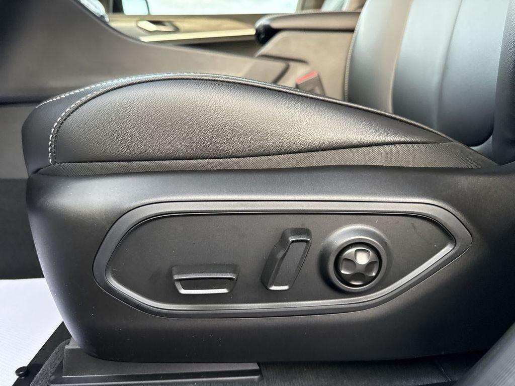 new 2025 Jeep Grand Cherokee car, priced at $43,797