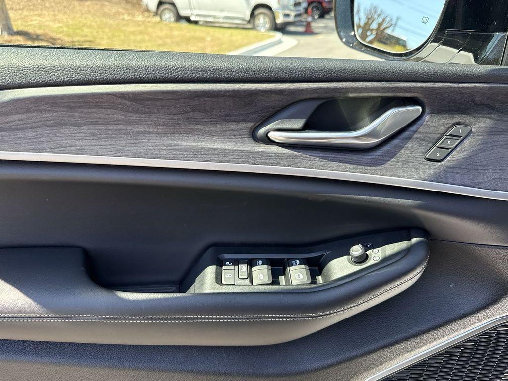 new 2025 Jeep Grand Cherokee car, priced at $44,076