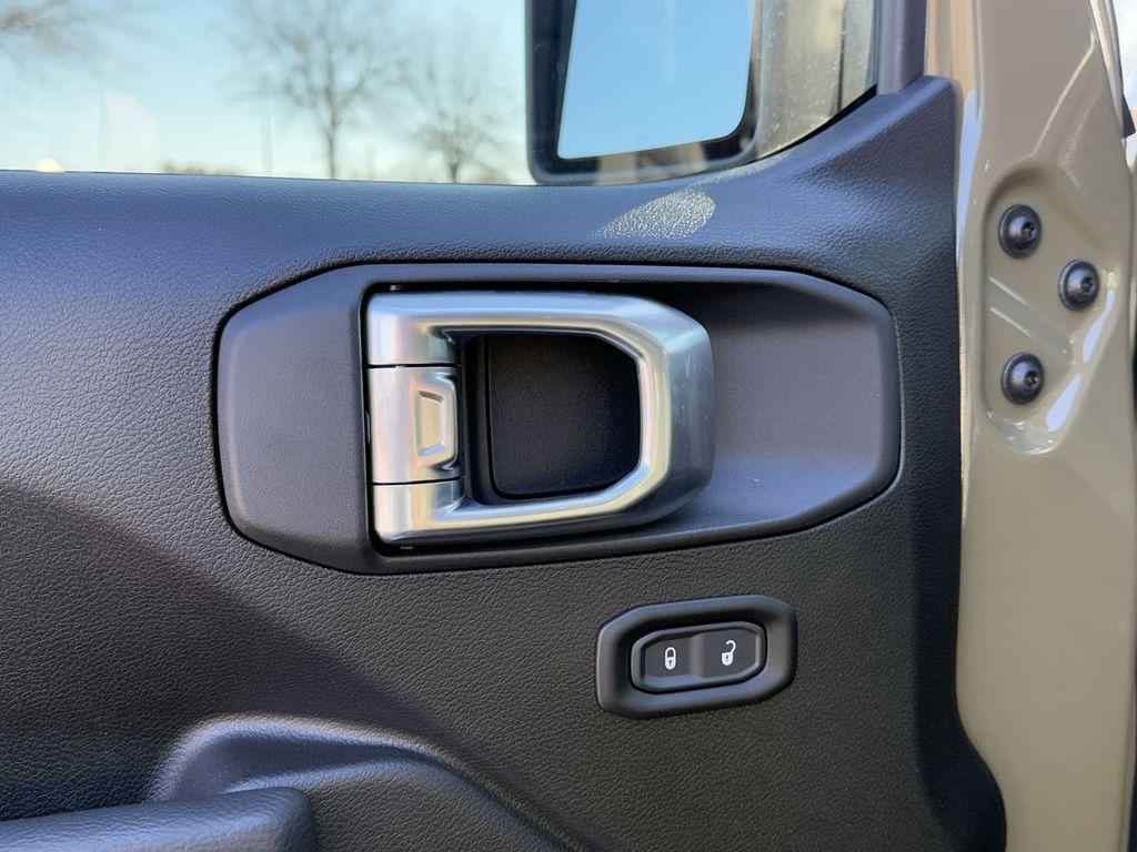 new 2025 Jeep Wrangler car, priced at $35,375