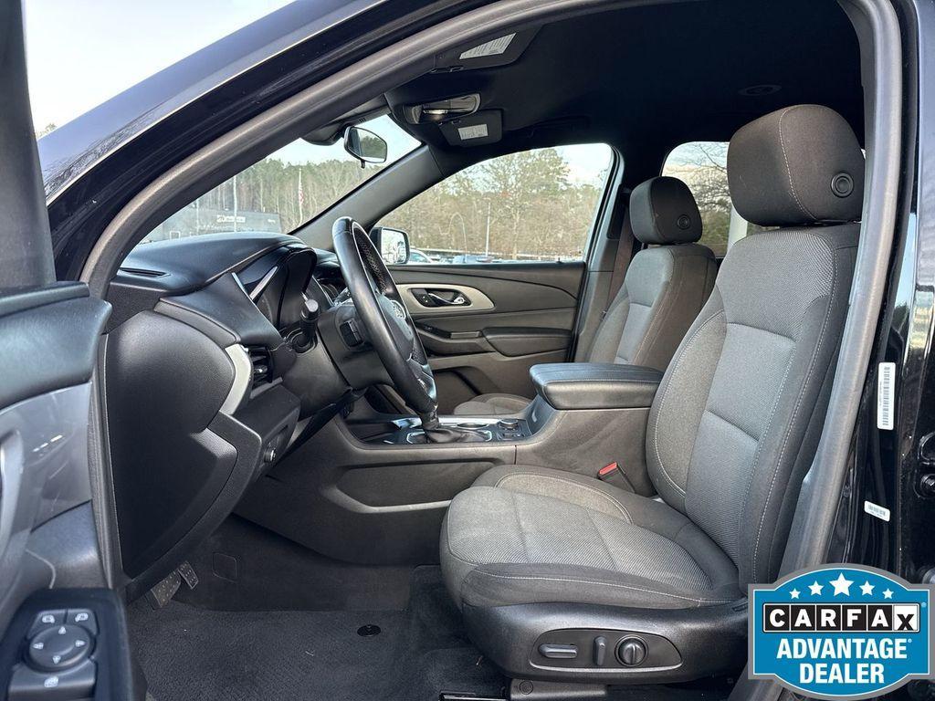 used 2023 Chevrolet Traverse car, priced at $24,500
