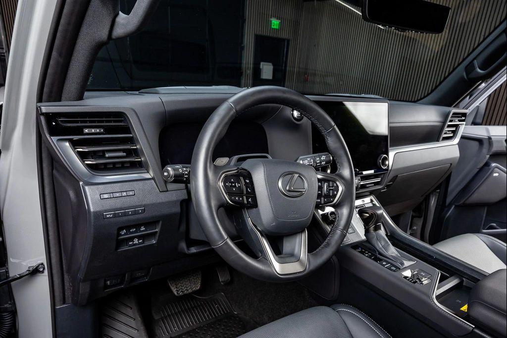 used 2025 Lexus GX 550 car, priced at $99,990