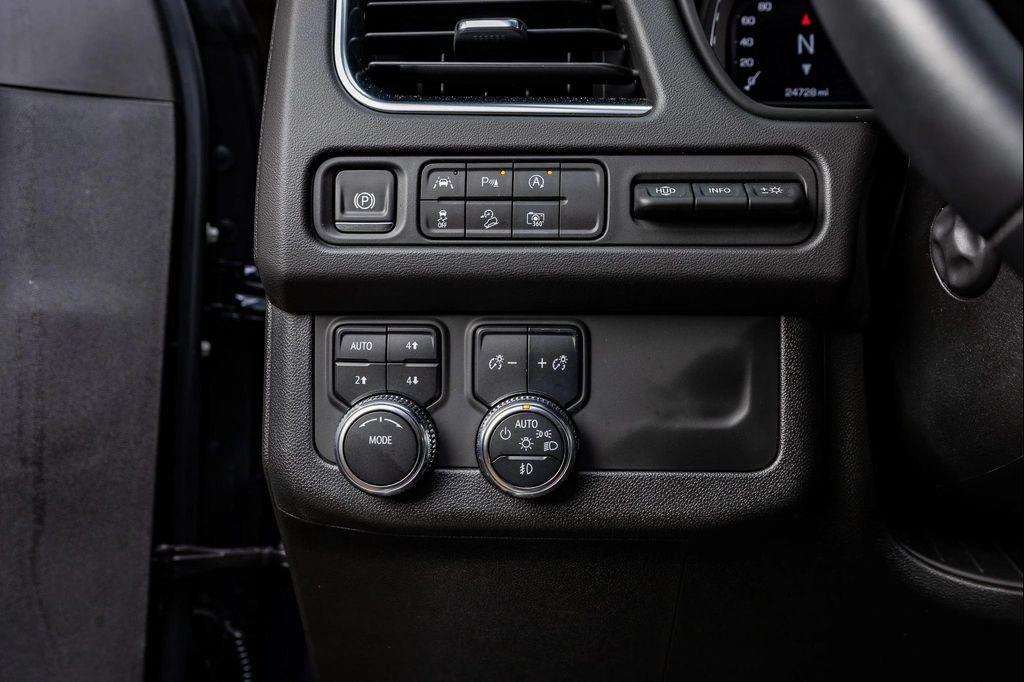 used 2024 GMC Yukon car, priced at $80,990