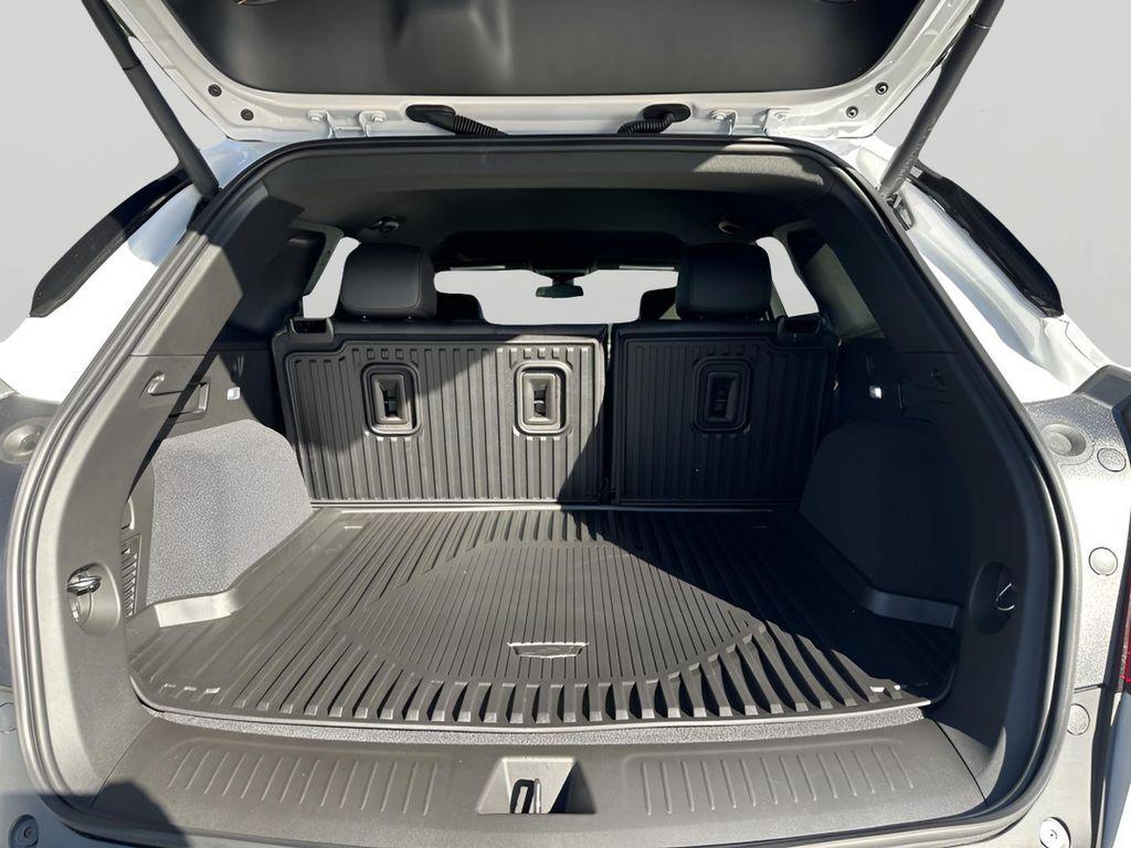 new 2025 Cadillac XT5 car, priced at $46,735