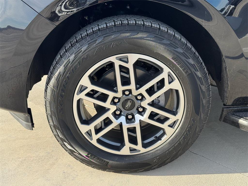 new 2025 Ford Expedition car, priced at $70,345