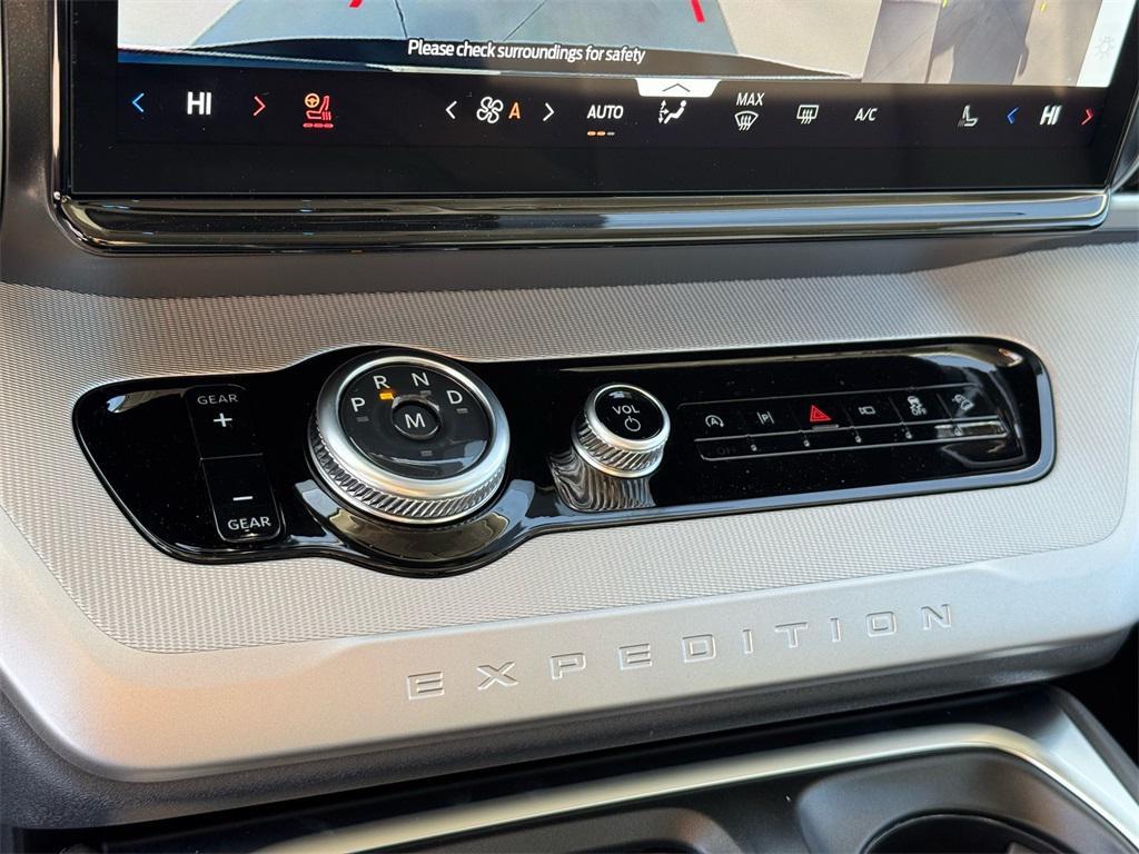 new 2025 Ford Expedition car, priced at $70,345