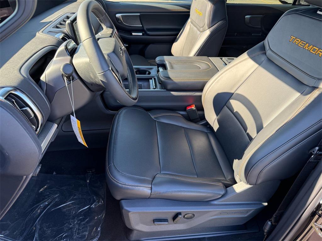 new 2025 Ford Expedition car, priced at $80,525