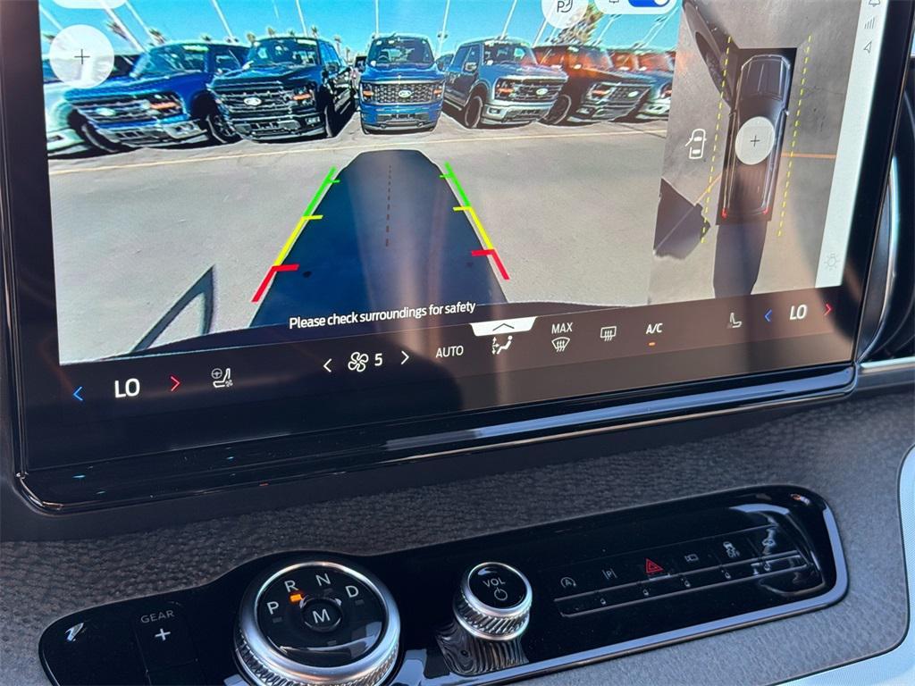 new 2025 Ford Expedition car, priced at $80,525