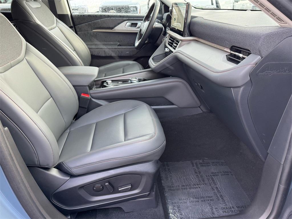new 2025 Ford Explorer car, priced at $43,737