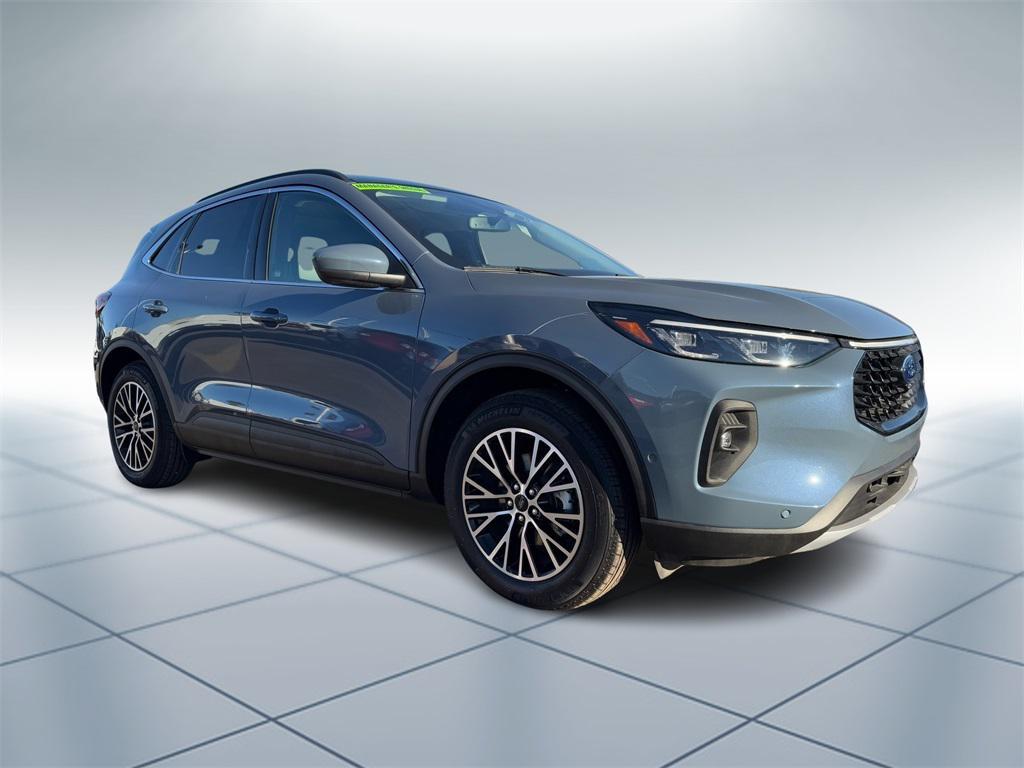 new 2024 Ford Escape PHEV car, priced at $33,615