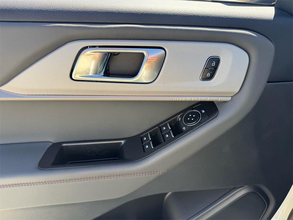 new 2025 Ford Explorer car, priced at $48,554