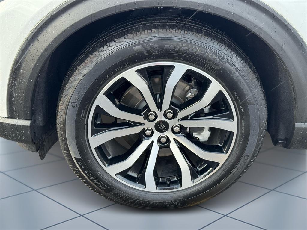 new 2025 Ford Explorer car, priced at $46,656