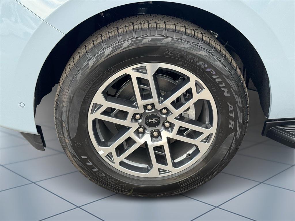 new 2025 Ford Expedition car, priced at $70,725