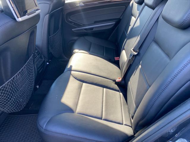 2011 BLUE Mercedes-Benz M-Class