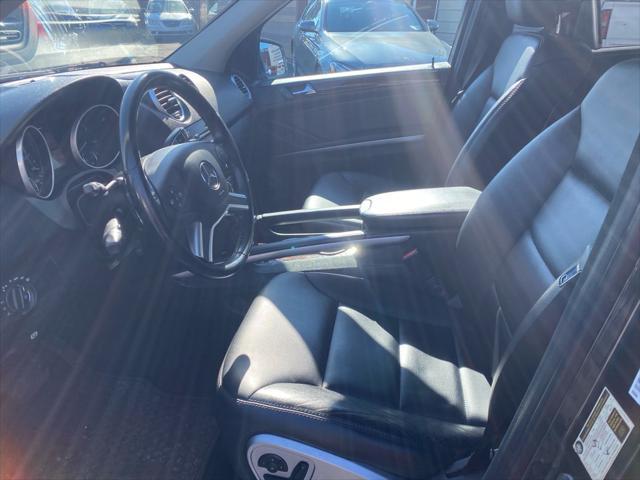 2011 BLUE Mercedes-Benz M-Class