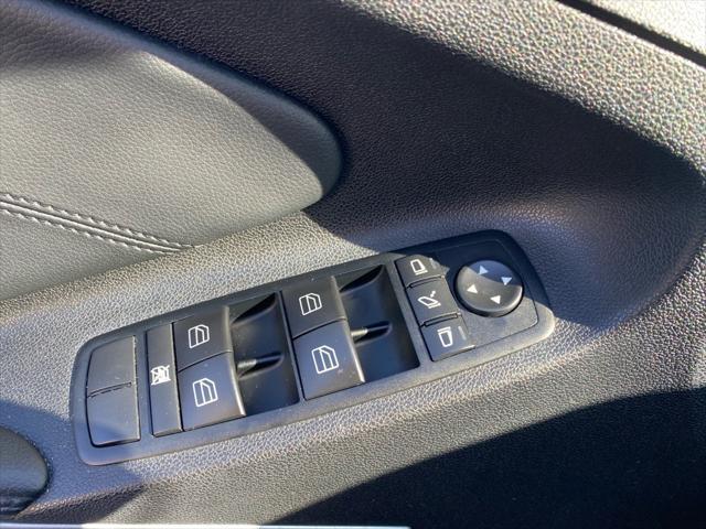 2011 BLUE Mercedes-Benz M-Class